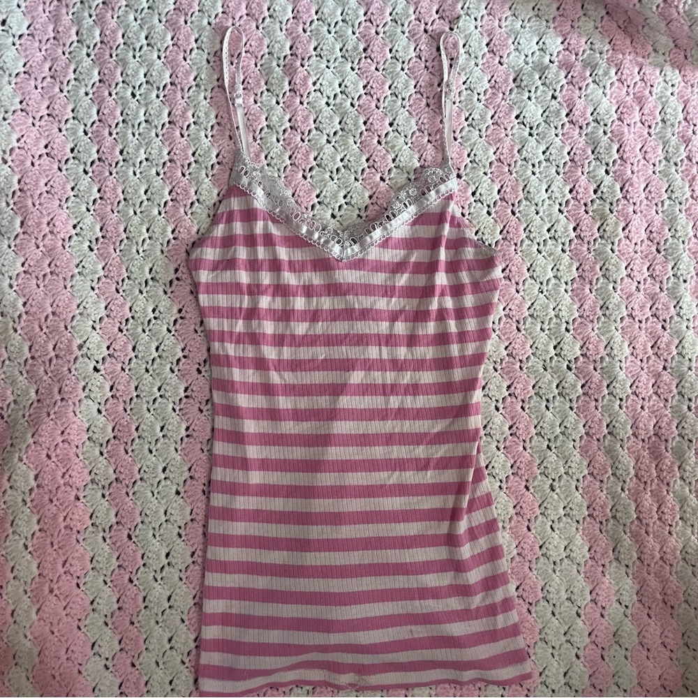 pink and white tank top